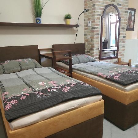 Apartman Holandska 120 Beroun Beroun  Bagian luar foto