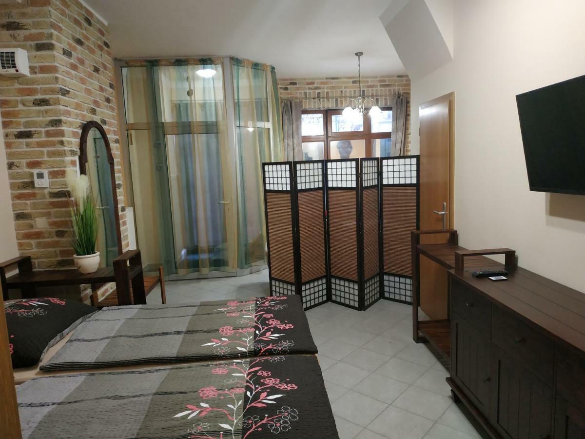 Apartman Holandska 120 Beroun Beroun  Bagian luar foto