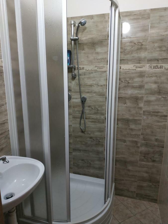 Apartman Holandska 120 Beroun Beroun  Bagian luar foto